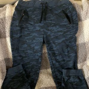 Blue camo drawstring jogger sweat pants